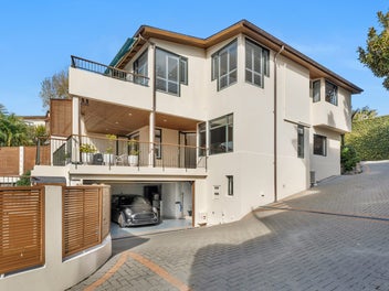 Private Herne Bay Living - Harbour Bridge Views