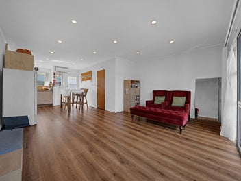 Modern Comfort & No Body Corporate