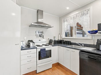 Tenant moving out, must be sold!