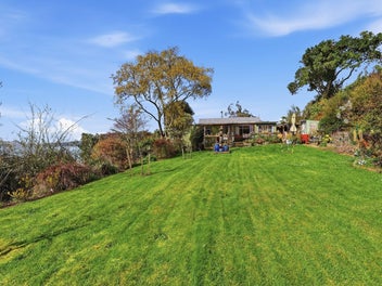 A Hidden Haven with Harbour Views