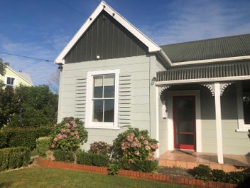 North Taranaki village living.