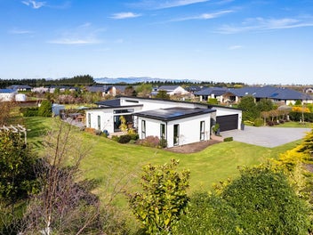 Luxury Living. Enviable Lifestyle.