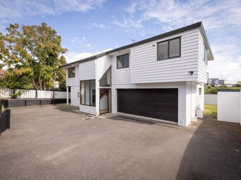 FLEXIBLE DUAL LIVING