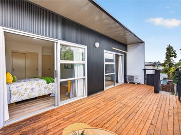 Freehold. Fully Reno'd. 5%+ Yield Potential.