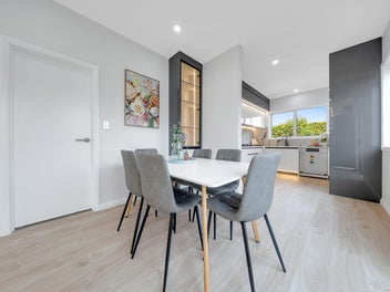 5BRM + 2 Living - Serious Value!