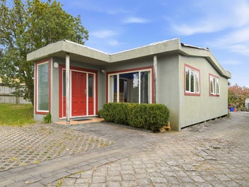 Front Property with Strategic Appeal