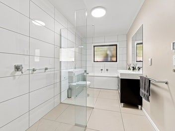 Make Your Move: Modern Living in Sawyers Bay