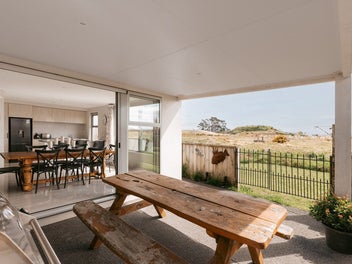 Modern Comfort, Coastal Connection