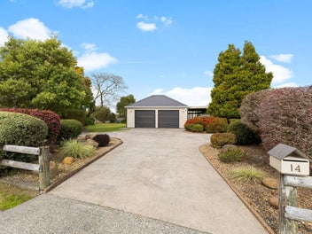 Generous family living on 2,018sqm in town