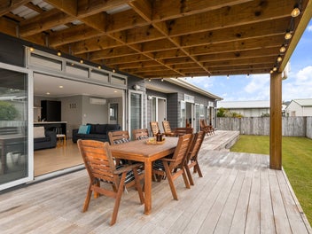 Sunshine Space & Single Level on Seabreeze