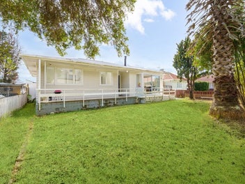 SELLERS MOVING TO SYDNEY - MUST SELL