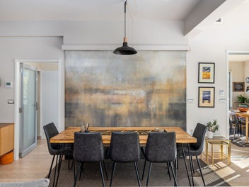 AN EXCEPTIONAL EXECUTIVE RESIDENCE