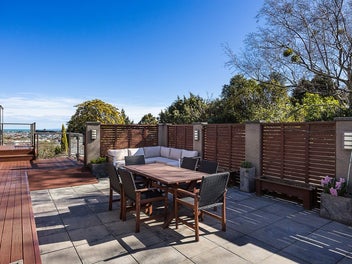 A World of Privacy, Views & Space in Waverley