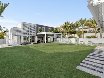 Architectural family living with resort lifestyle