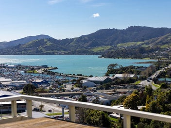 Stunning Inlet & City Views!