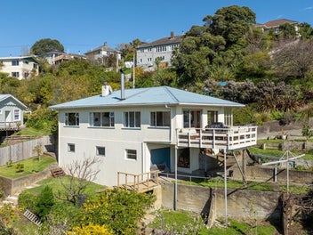 Stunning Inlet & City Views!