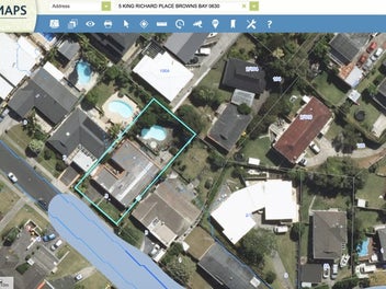 FLAT LAND - 725M², DEVELOPMENT OPPORTUNITY