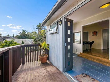 Great Location, Versatile Living & Turnkey Comfort