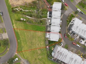Rare Corner-End Position with 685m² of Land