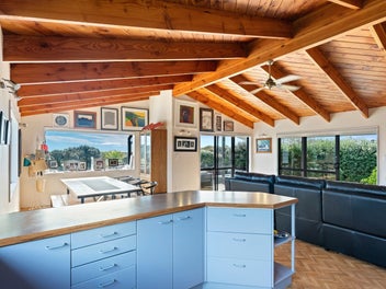 A Home That Feels Like the Beach