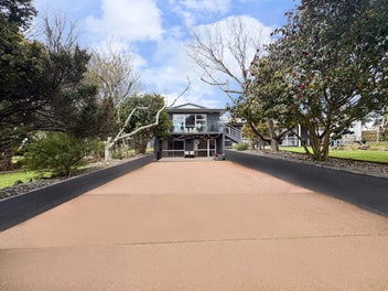 A Fantastic Karaka Lifestyle Opportunity