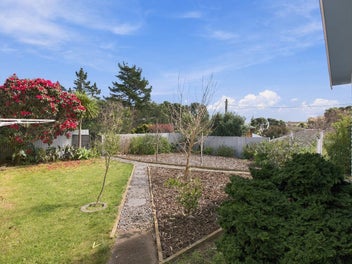 Private and sunny, cheerful by nature!
