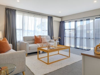 Double Glazing, Huge Section & Ready To Enjoy!
