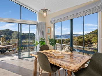 Elevated Living With Valley, Sea & Marina...