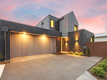SUPERBLY BUILT, STANDALONE - OWNERS HAVE PURCHASED