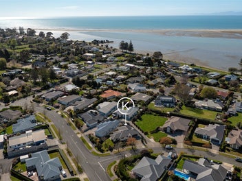 ESTUARY LOOP LOCATION - MODERN & EASY LIVING
