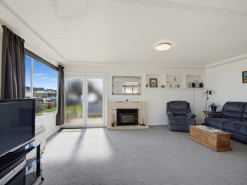 Sunlit Living with Room to Grow in Oamaru North
