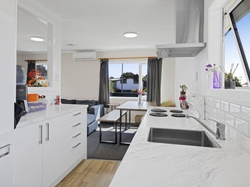 Renovated Bell Block Gem With Double Garage