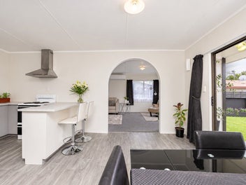 Sunny, renovated and ready for you