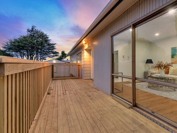 Renovated 3 bedroom home + 2 utility rooms