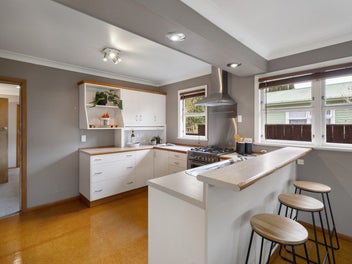 Fabulous living, inside and out!