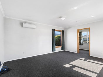 Hoon Hay - Freehold, Space & Potential