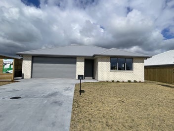 BRAND NEW_LOW MAINTENANCE_READY FOR FIRST OWNERS!