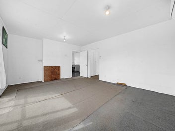 Full Do-up; 1,262m² Freehold Land