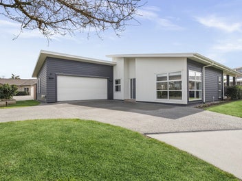 Close to the Lake, Connected to Cambridge