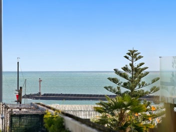 Sun, Sea & Seriously Easy Living