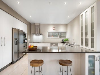 Beautifully Unique 4/5 Bedroom Family Home