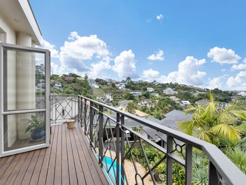 VIEWS. POOL. FAMILY SPACE. RANGI ZONE.
