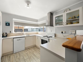 Beautifully Presented, Brilliantly Located!