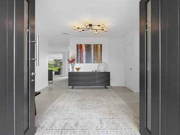MODERN GRANDEUR