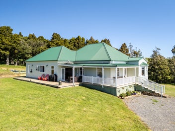 Charming Villa with Rolling Acreage