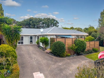 Last chance to view! Auction 6pm, Tues 13 October!