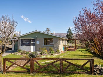 AFFORDABLE, GREAT SETTING,PLENTY OF POTENTIAL