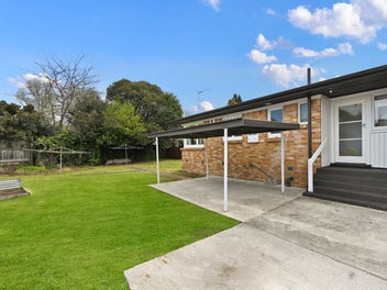 Sunny Brick Living | Prime Hillcrest Location
