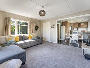 Family Friendly, Three Bedroom Home!