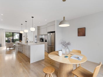Jalcon excellence – location + sea views